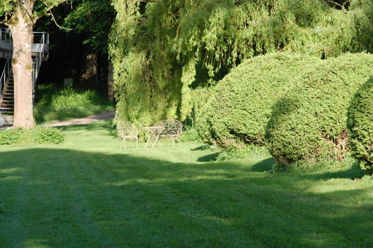 Gite Dans Un Domaine Historique Chevreuse Exterior photo
