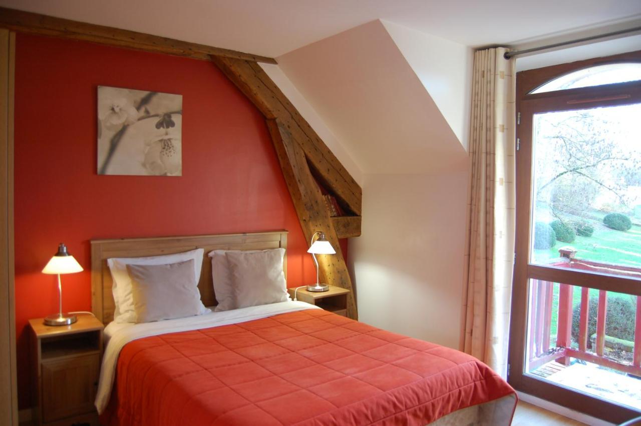 Gite Dans Un Domaine Historique Chevreuse Exterior photo
